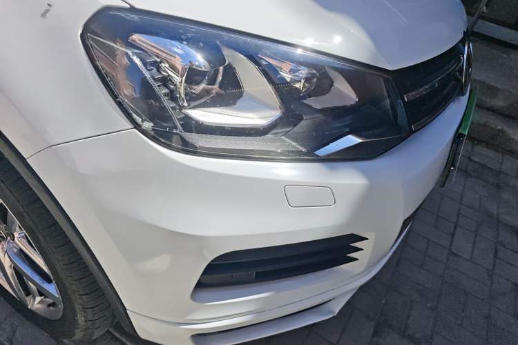 Used Volkswagen Touareg  Right Front Headlight