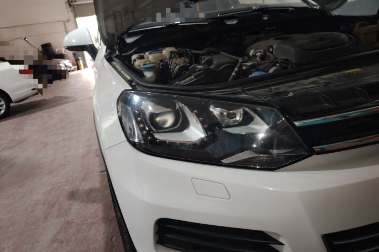 Used Volkswagen Touareg 2014 3.0 TSI New Edition Right Front Headlight
