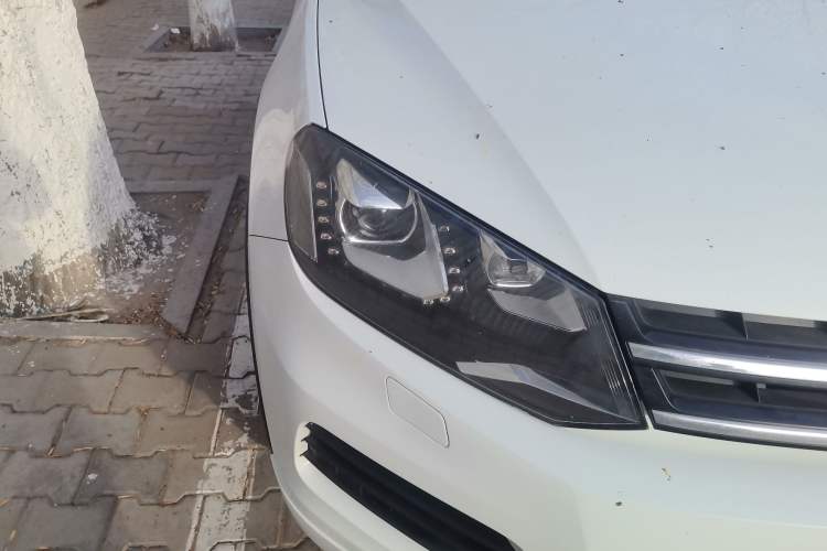 Used Volkswagen Touareg 2014 3.0 TSI New Edition Right Front Headlight