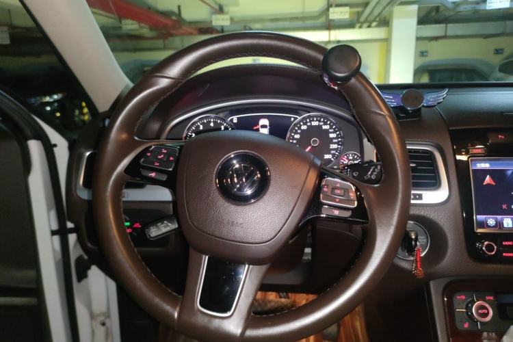 Used Volkswagen Touareg 2014 3.0 TSI New Edition Steering Wheel