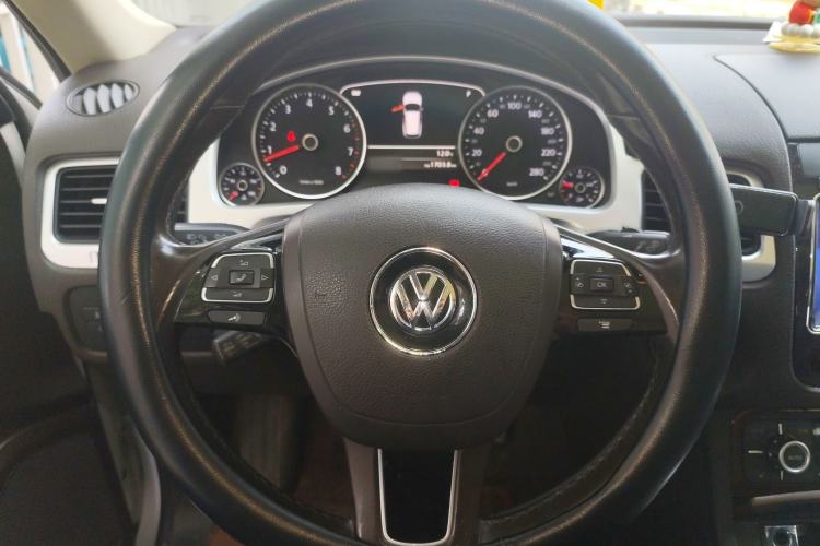 Used Volkswagen Touareg 2014 3.0 TSI New Edition Steering Wheel