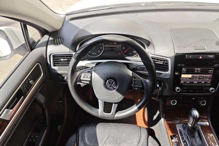 Used Volkswagen Touareg 2014 3.0 TSI New Edition Steering Wheel