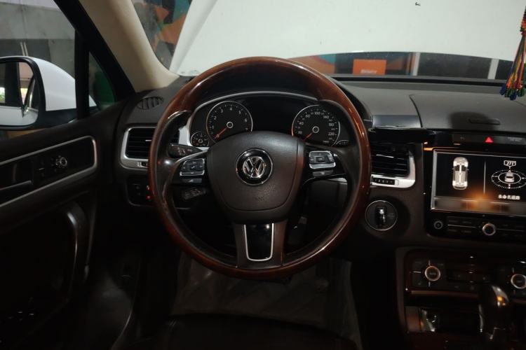 Used Volkswagen Touareg 2014 3.0 TSI New Edition Steering Wheel