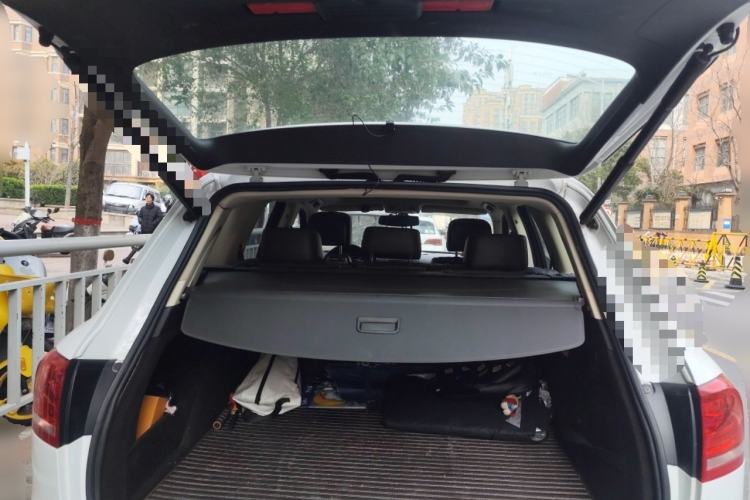 Used Volkswagen Touareg 2014 3.0 TSI New Edition Trunk
