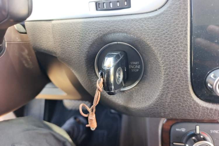 Used Volkswagen Touareg 2014 3.0 TSI New Edition Vehicle Key