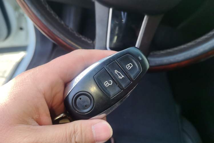 Used Volkswagen Touareg 2014 3.0 TSI New Edition Vehicle Key
