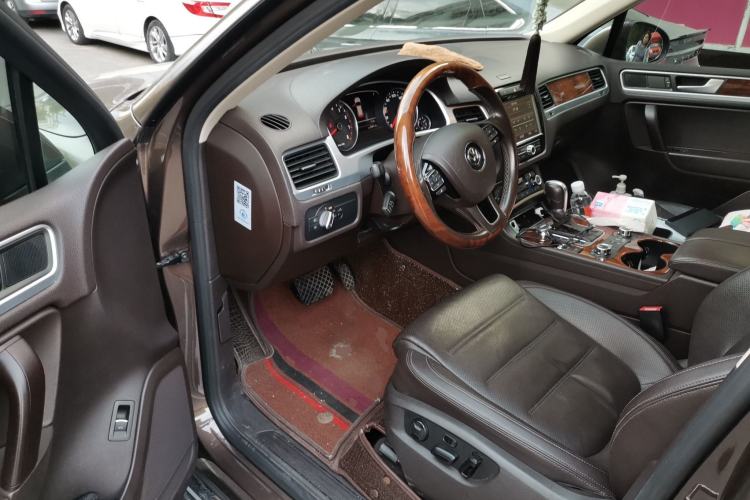 Used Volkswagen Touareg 2014 3.0 TSI New Edition Driver Seat