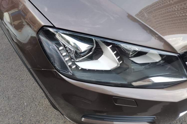 Used Volkswagen Touareg 2014 3.0 TSI New Edition Right Front Headlight
