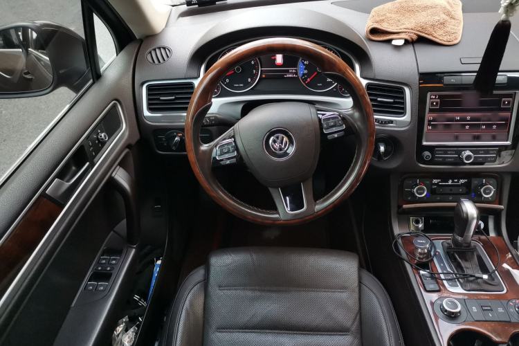 Used Volkswagen Touareg 2014 3.0 TSI New Edition Steering Wheel