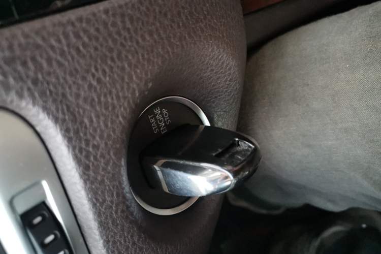 Used Volkswagen Touareg 2014 3.0 TSI New Edition Vehicle Key