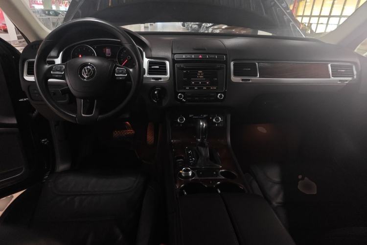 Used Volkswagen Touareg 2015 3.0 TSI Standard Model Center Console