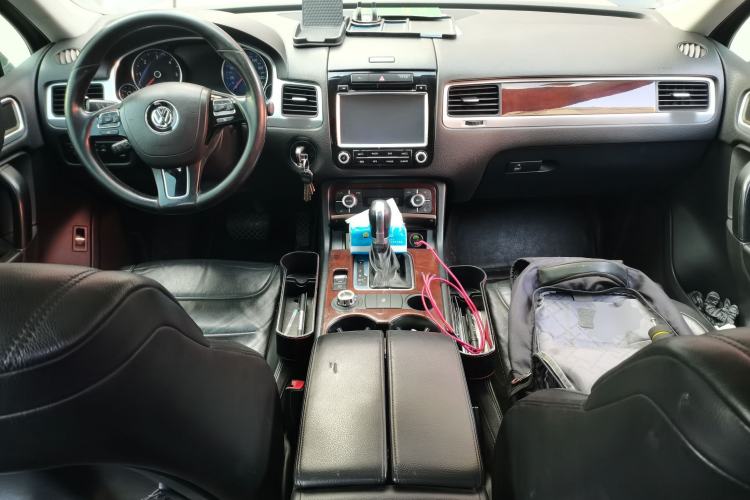 Used Volkswagen Touareg 2015 3.0 TDI Diesel Standard Model Center Console