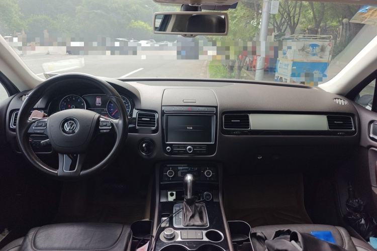 Used Volkswagen Touareg 2015 3.0 TSI Standard Model Center Console