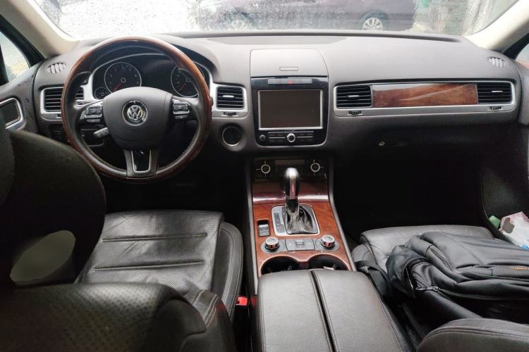 Used Volkswagen Touareg 2015 3.0 TSI Comfort Model Center Console