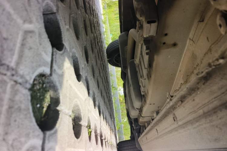 Used Volkswagen Touareg  Chassis Front Left