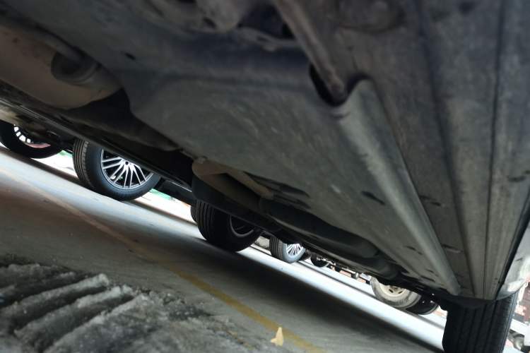Used Volkswagen Touareg 2015 3.0 TDI Diesel Standard Model Chassis Front Left
