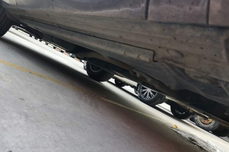 Used Volkswagen Touareg 2015 3.0 TDI Diesel Standard Model Chassis Front Right