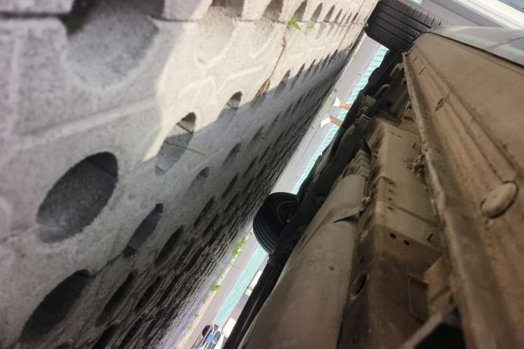 Used Volkswagen Touareg  Chassis Rear Left