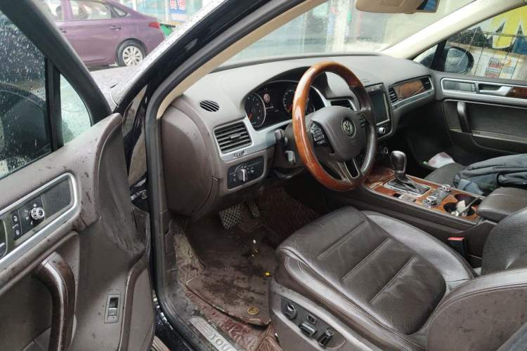 Used Volkswagen Touareg 2015 3.0 TSI Comfort Model Driver Seat