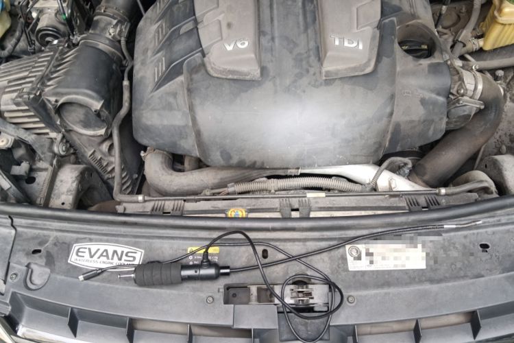 Used Volkswagen Touareg 2015 3.0 TDI Diesel Standard Model Engine Bay