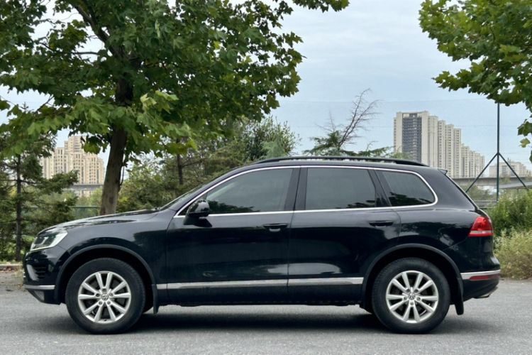 Used Volkswagen Touareg 2015 3.0 TSI Standard Model Exterior 4