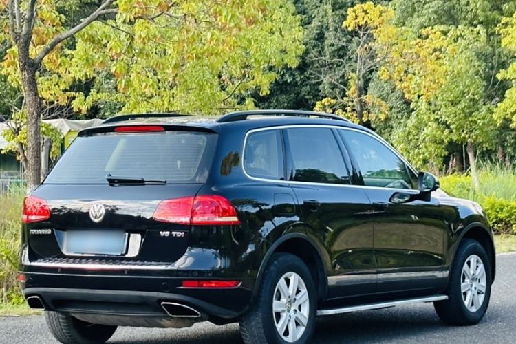 Used Volkswagen Touareg 2015 3.0 TDI Diesel Standard Model Exterior 5