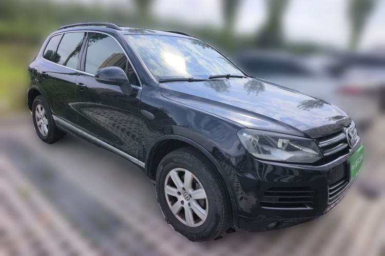 Used Volkswagen Touareg  Front Right 45 Deg