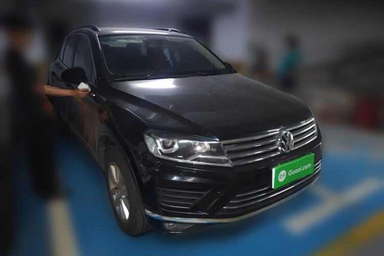 Used Volkswagen Touareg 2015 3.0 TSI Standard Model Front Right 45 Deg