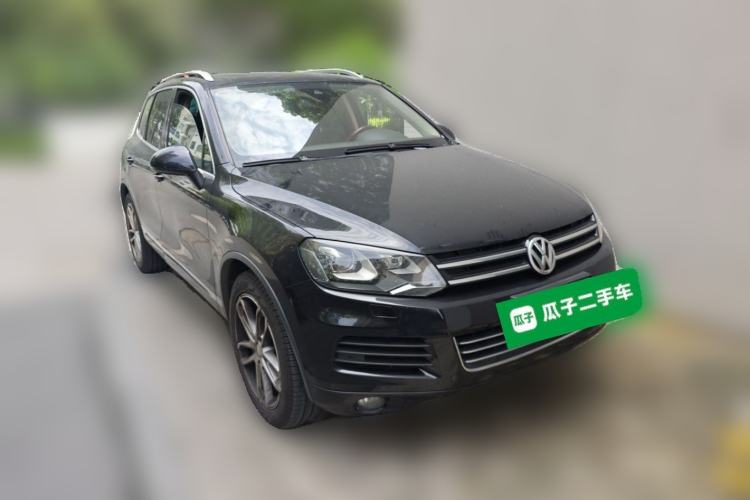 Used Volkswagen Touareg 2015 3.0 TSI Luxury Model Front Right 45 Deg