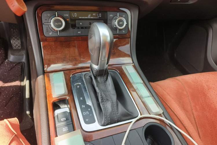 Used Volkswagen Touareg  Gear Lever