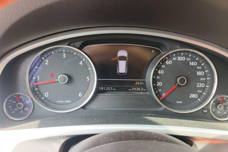 Used Volkswagen Touareg  Instrument Cluster