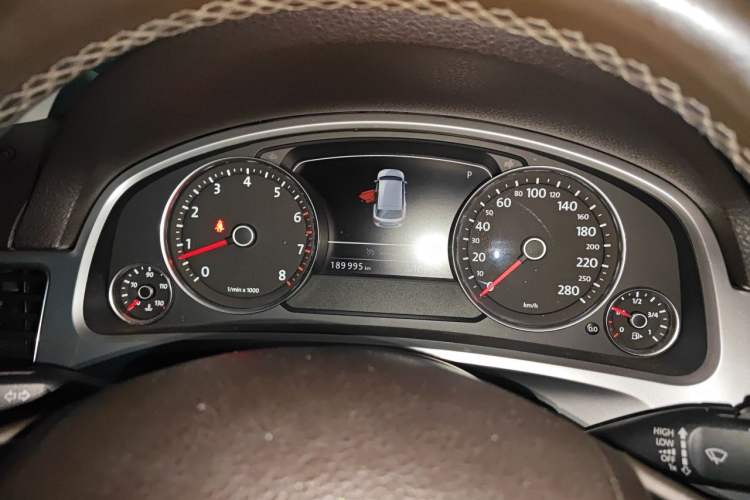 Used Volkswagen Touareg 2015 3.0 TSI Standard Model Instrument Cluster