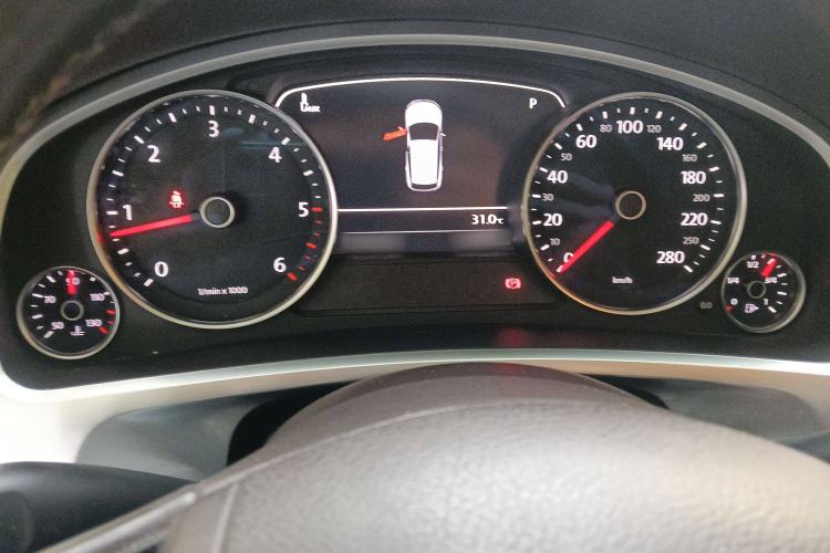 Used Volkswagen Touareg 2015 3.0 TDI Diesel Standard Model Instrument Cluster