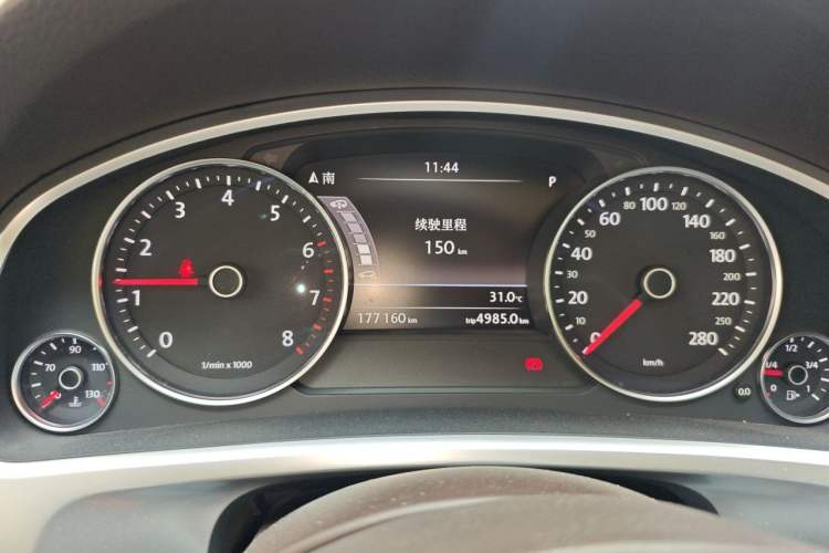 Used Volkswagen Touareg 2015 3.0 TSI Luxury Model Instrument Cluster