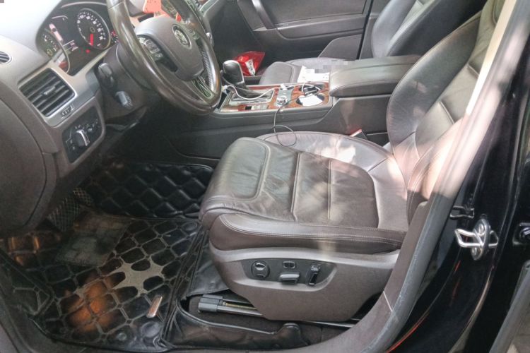 Used Volkswagen Touareg 2015 3.0 TDI Diesel Standard Model Left Front Seat