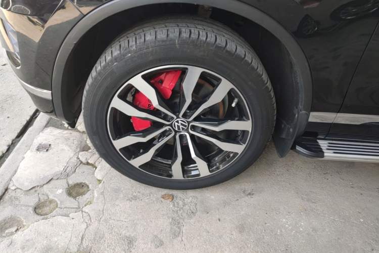 Used Volkswagen Touareg 2015 3.0 TSI Standard Model Left Front Wheel Hub