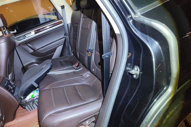 Used Volkswagen Touareg 2015 3.0 TSI Audacious Limited Edition Left Rear Seat