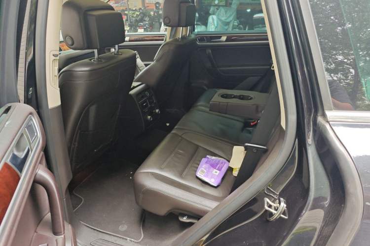 Used Volkswagen Touareg 2015 3.0 TSI Luxury Model Left Rear Seat