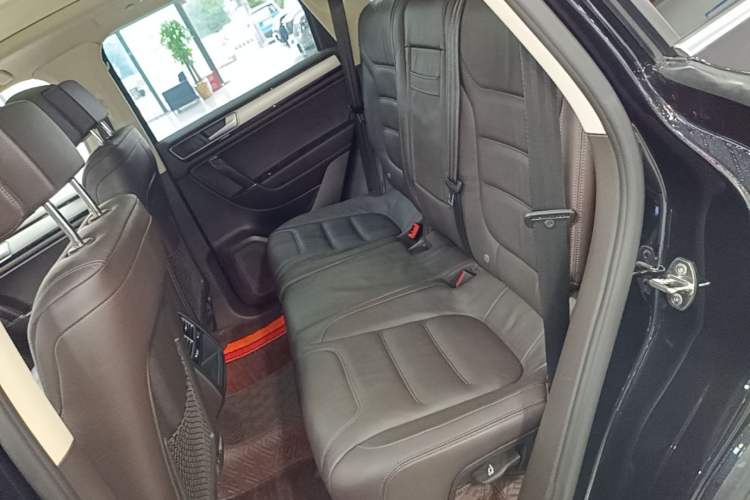 Used Volkswagen Touareg 2015 3.0 TSI Standard Model Left Rear Seat