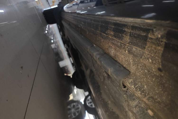 Used Volkswagen Touareg 2015 3.0 TSI Standard Model Left Side Sill