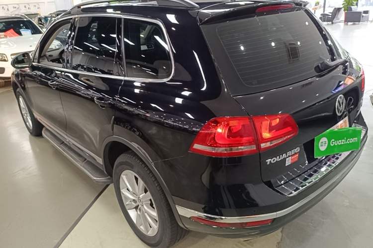Used Volkswagen Touareg 2015 3.0 TSI Standard Model Rear Left 45 Deg