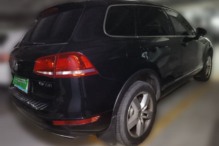 Used Volkswagen Touareg 2015 3.0 TSI Luxury Model Rear Right 45 Deg