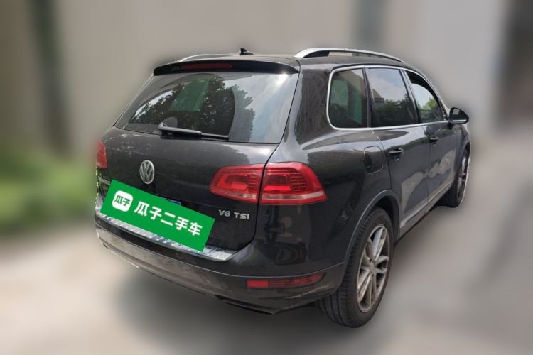 Used Volkswagen Touareg 2015 3.0 TSI Luxury Model Rear Right 45 Deg
