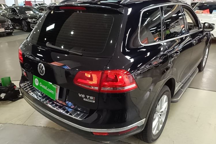 Used Volkswagen Touareg 2015 3.0 TSI Standard Model Rear Right 45 Deg