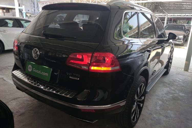Used Volkswagen Touareg 2015 3.0 TSI Standard Model Rear Right 45 Deg