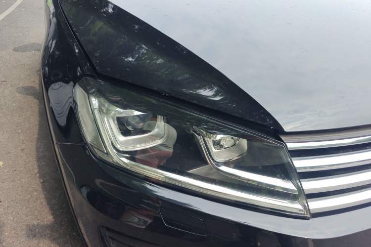Used Volkswagen Touareg 2015 3.0 TSI Standard Model Right Front Headlight