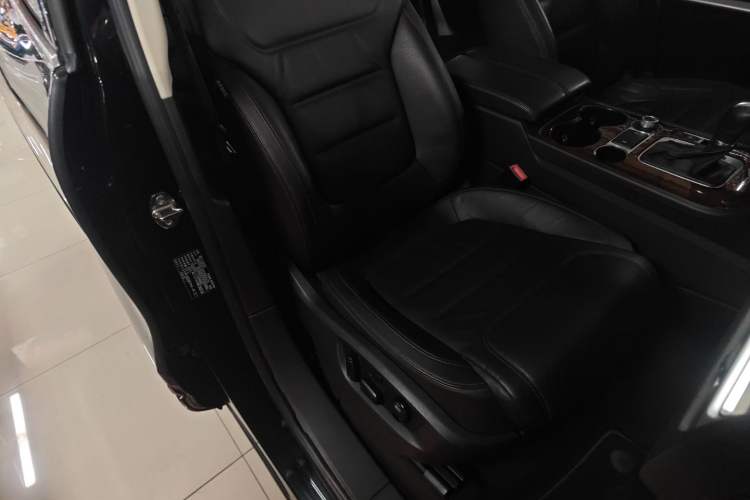 Used Volkswagen Touareg 2015 3.0 TSI Standard Model Right Front Seat