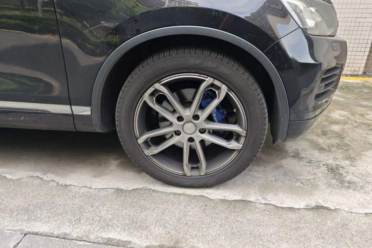 Used Volkswagen Touareg 2015 3.0 TSI Luxury Model Right Front Wheel Hub