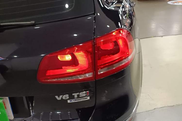 Used Volkswagen Touareg 2015 3.0 TSI Standard Model Right Rear Taillight
