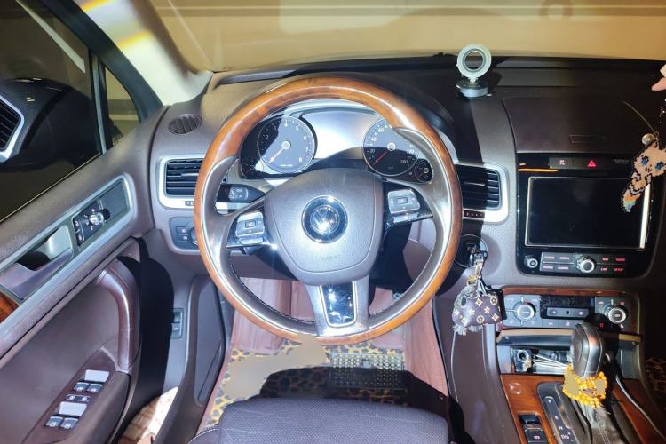 Used Volkswagen Touareg 2015 3.0 TSI Audacious Limited Edition Steering Wheel